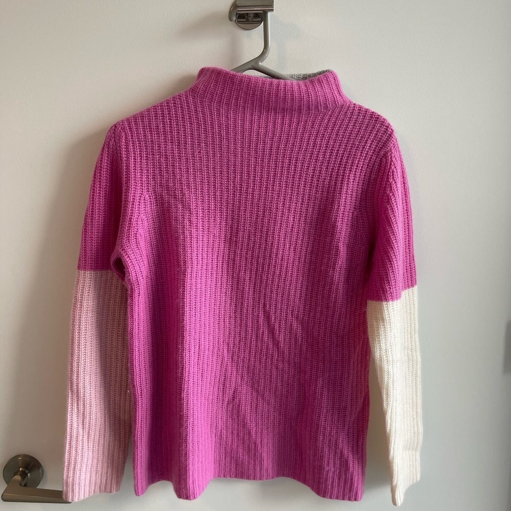 Neiman Marcus Pink and Cream Turtleneck Sweater Cashmere